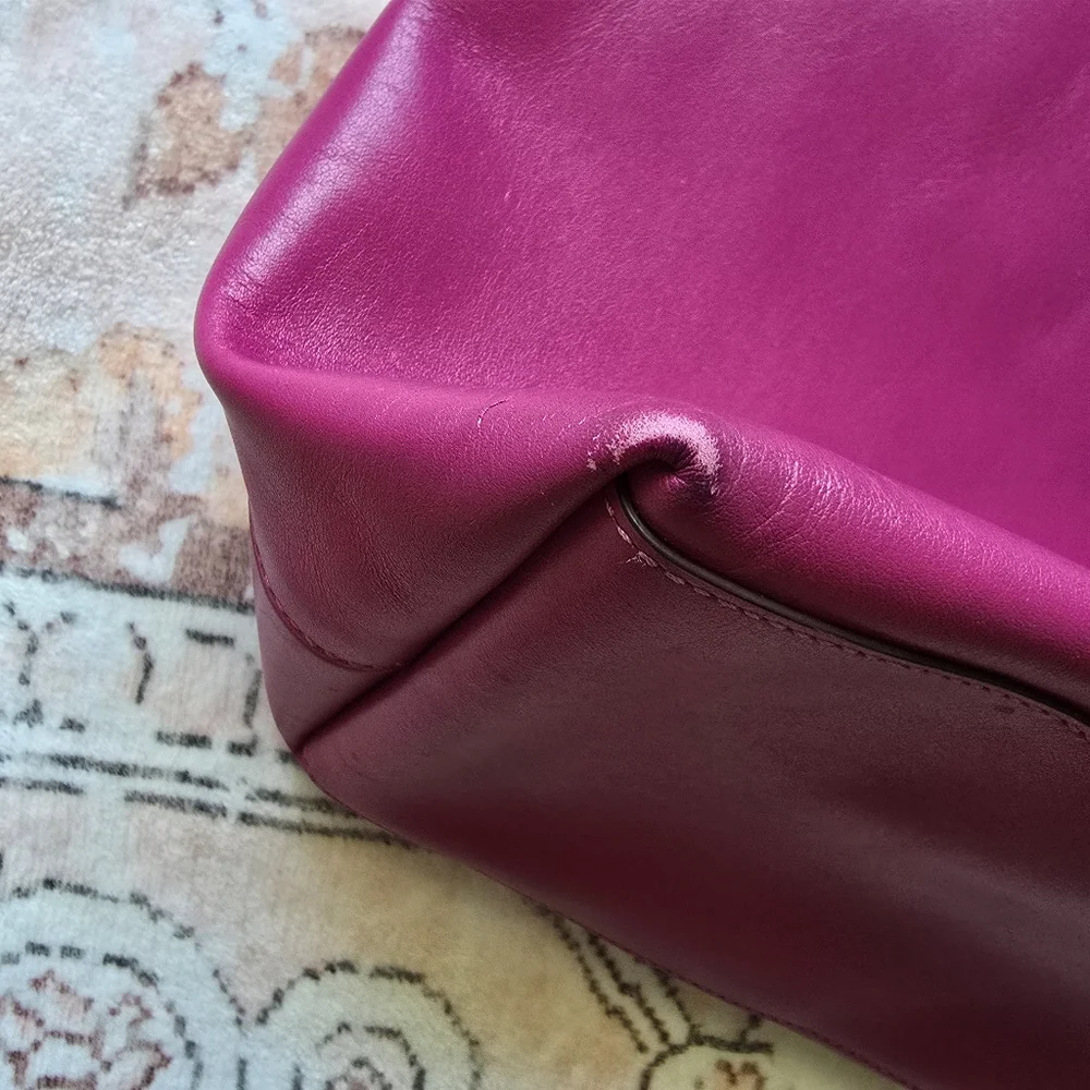 Coach Signature Chain Central Tote - Picture 13 of 16